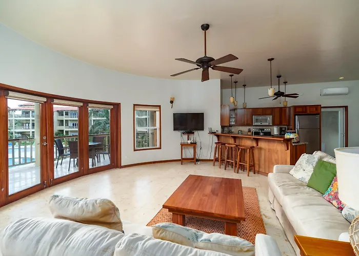 Residences At Barrier Reef 8b Oceanview 2 Bedroom By Floreo Holiday home